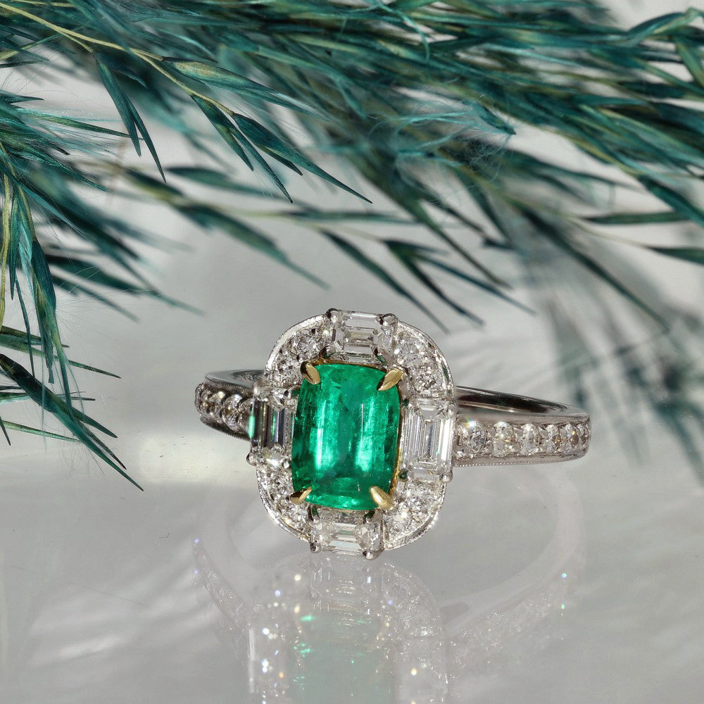 18ct White Gold Emerald Halo Cluster Ring with Diamond Shoulders