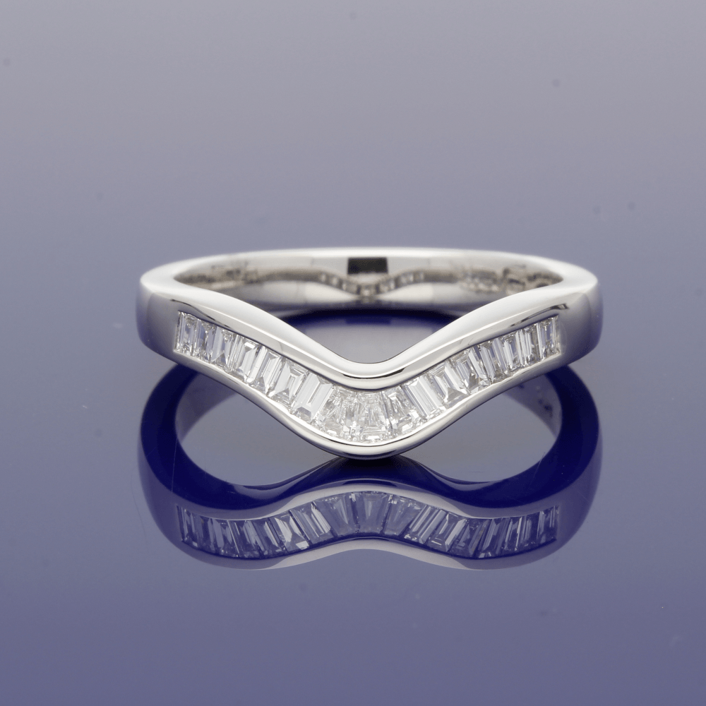 Baguette diamond band platinum online