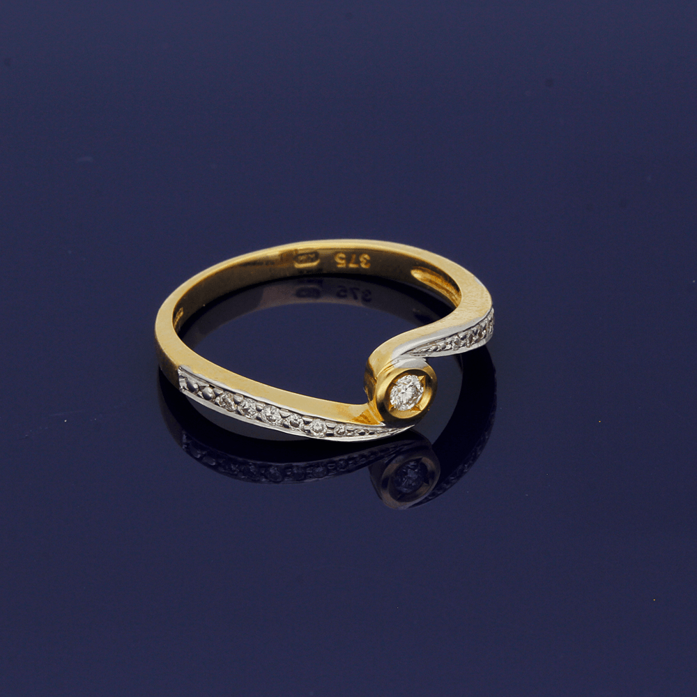 9ct Yellow Gold Diamond Solitaire Twist Ring