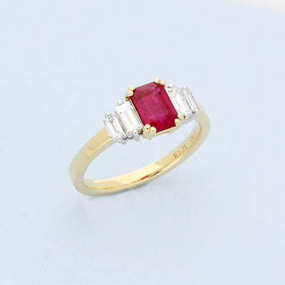 18ct Yellow Gold Ruby & Baguette Diamond Ring