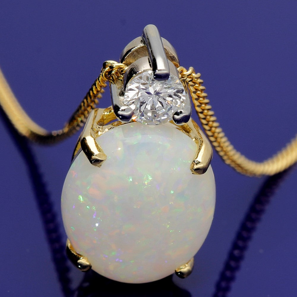 18ct Yellow Gold Opal & Diamond Necklace