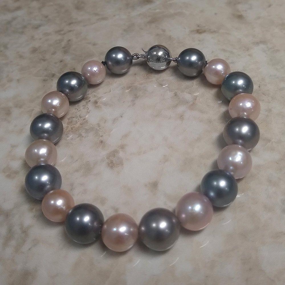 8-10mm Grey Tahitian Pearls and Pink Freshwater Pearl Bracelet