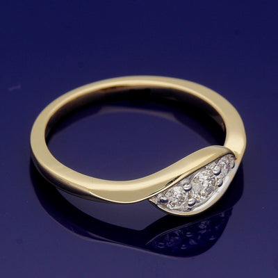 18ct Yellow Gold Diamond Trilogy Twist Ring
