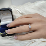 18ct White Gold 0.50ct F SI2 Round Diamond Solitaire Shoulders Engagement Ring