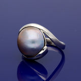 18ct White Gold Large Grey Mabé Pearl Ring