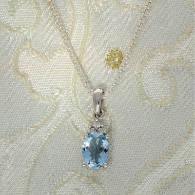 18ct White Gold Oval Aquamarine & Diamond Pendant