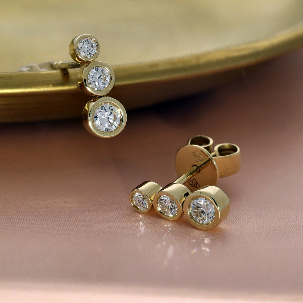18ct Yellow Gold Graduated Bezel Set Diamond Bubble Stud Earrings