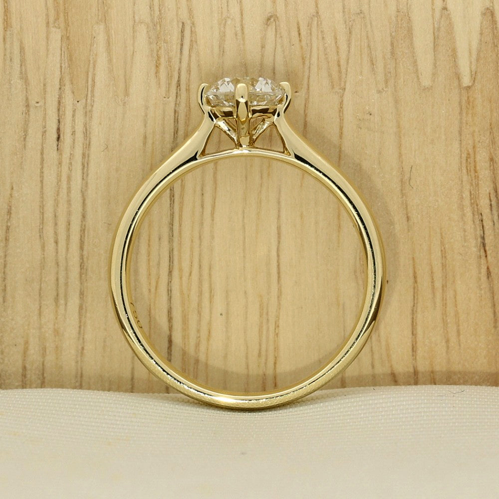 18ct Yellow Gold Certificated 0.70ct Round Diamond Solitaire Ring