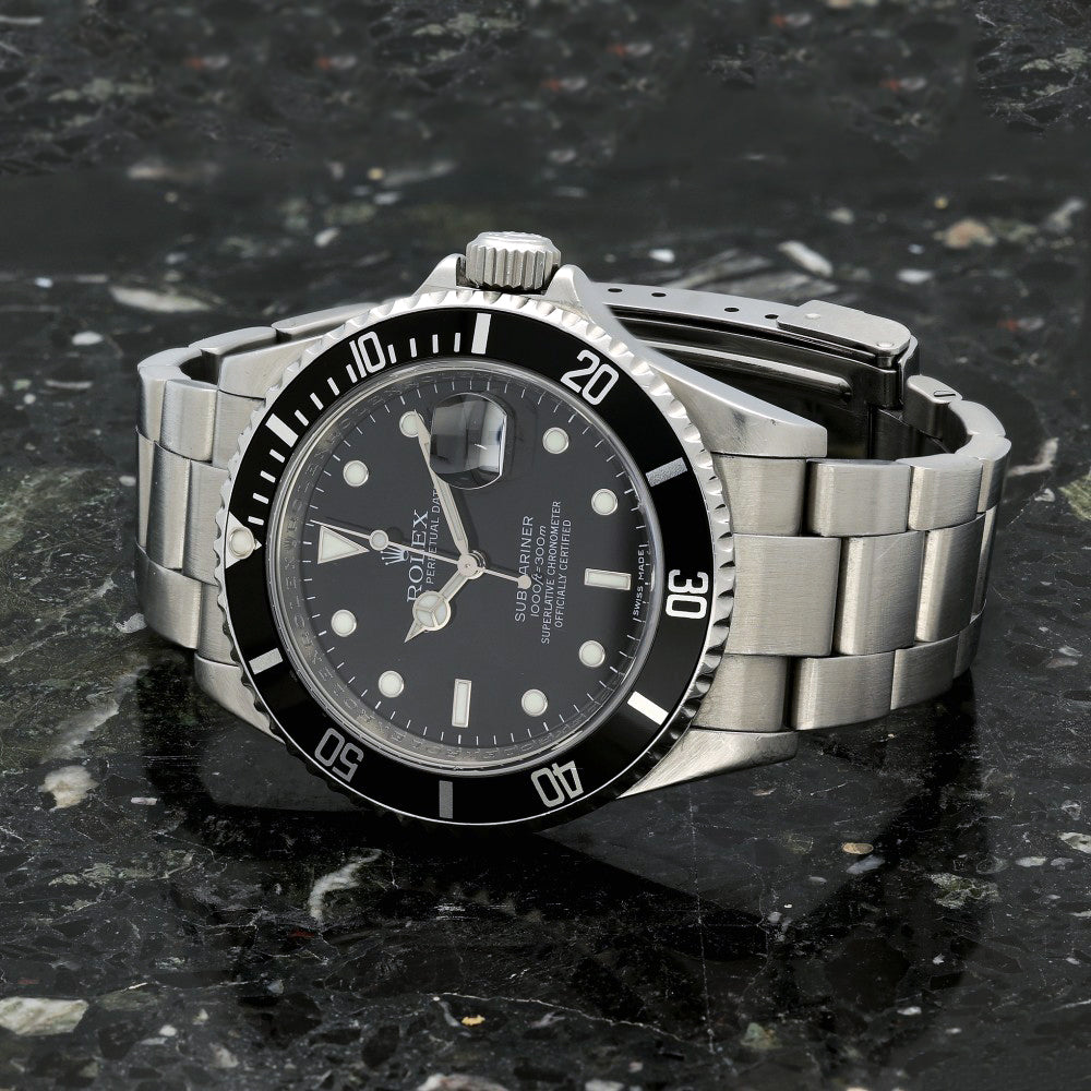 Pre-owned Rolex Submariner 16610 2008 watch