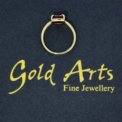 9ct Yellow Gold Garnet Single Stone Ring