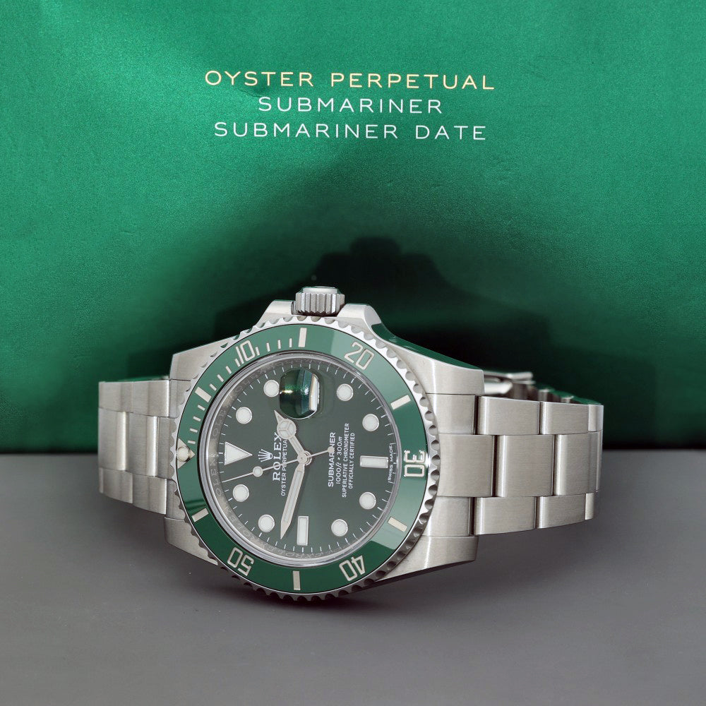 Pre-owned Rolex Submariner "Hulk" 116610LV 2018 Watch