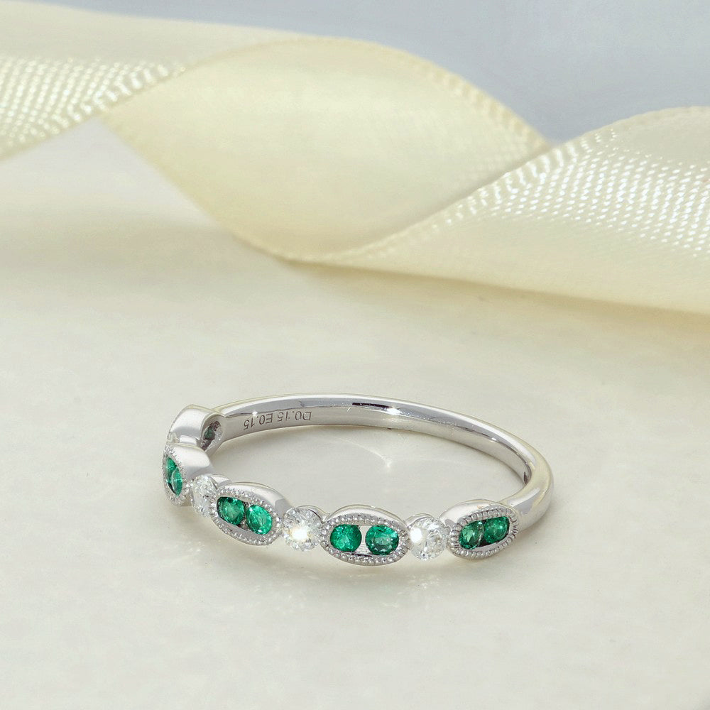 18ct White Gold Emerald & Diamond Shaped Milgrain Edge Half Eternity Ring