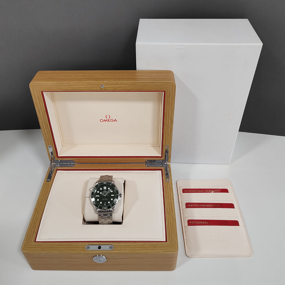 Pre-Owned OMEGA Seamaster 300 210.304.220.10001 Watch