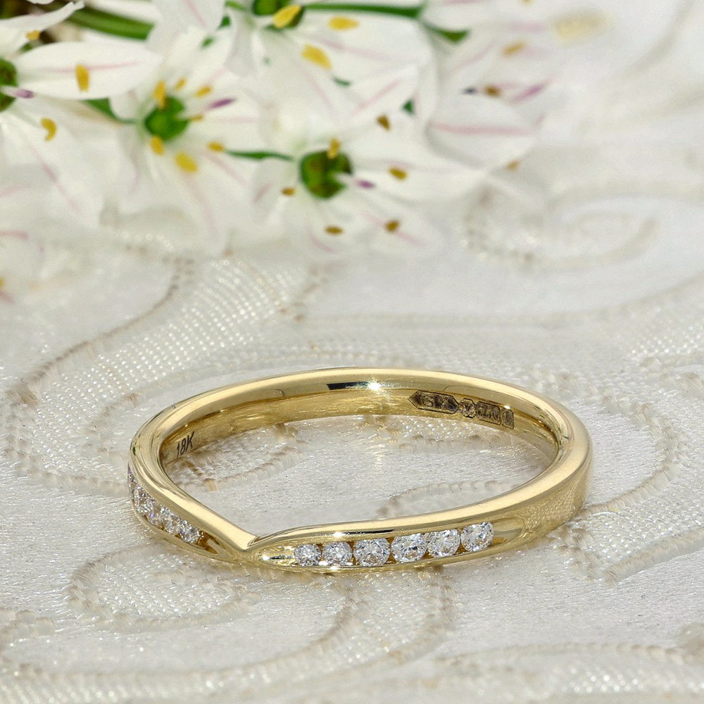 18ct Yellow Gold Diamond Shaped Half Eternity Ring