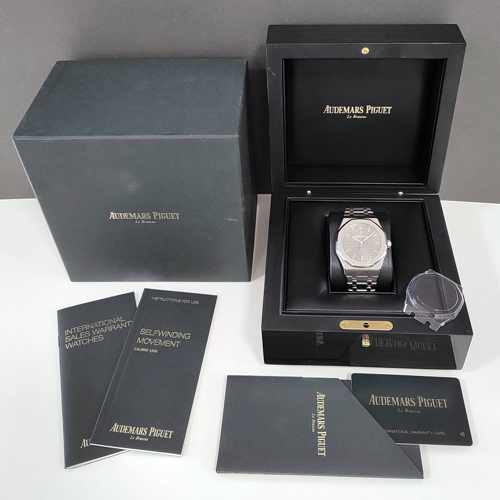 Pre-owned Audemars Piguet Royal Oak 15500ST Box & Papers