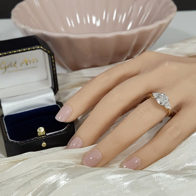 18ct Yellow Gold Laboratory-Grown Diamond 2ct Round & Trilliant Cut Trilogy Ring