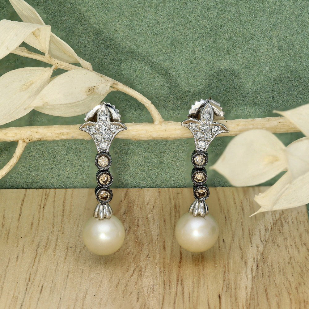 Pre-owned 18ct White Gold Pearl & Diamond Drop Earrings