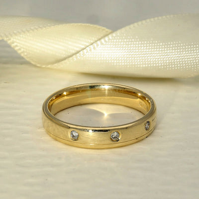 Pre-owned 18ct Yellow Gold 3.8mm Diamond Set Band Ring