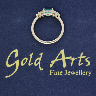Pre-owned 18ct Yellow Gold Emerald & Diamond Dress Ring