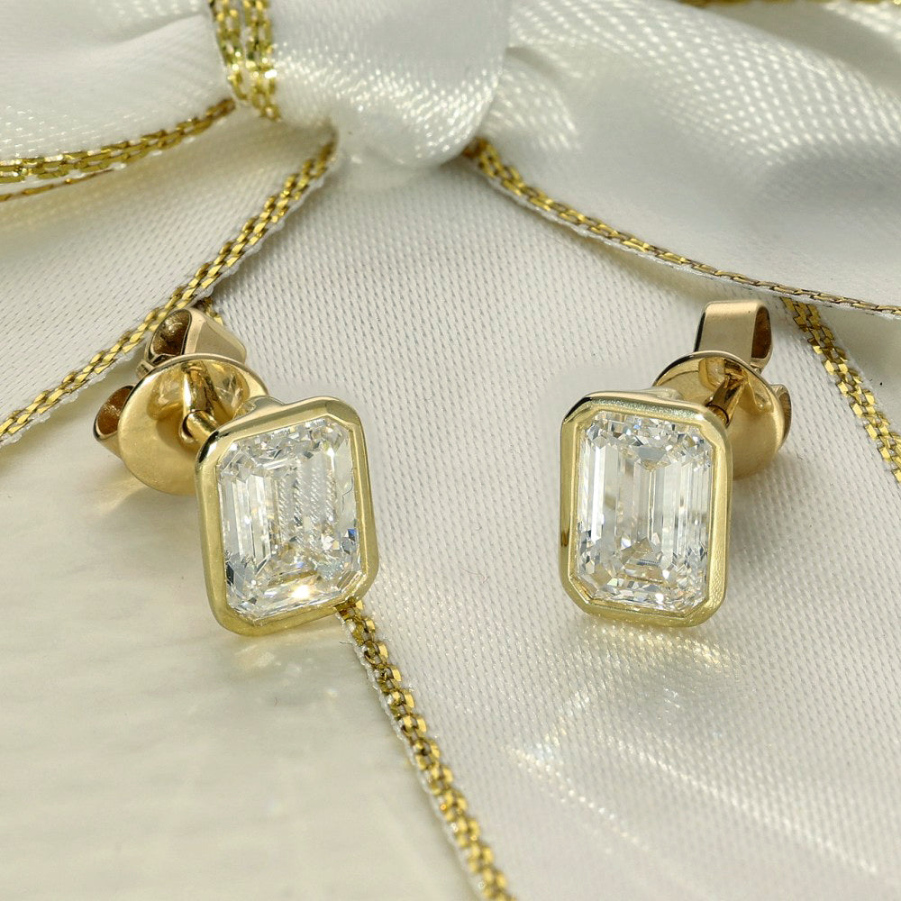 18ct Yellow Gold Laboratory-Grown Emerald Cut Diamond 2ct Bezel Set Stud Earrings