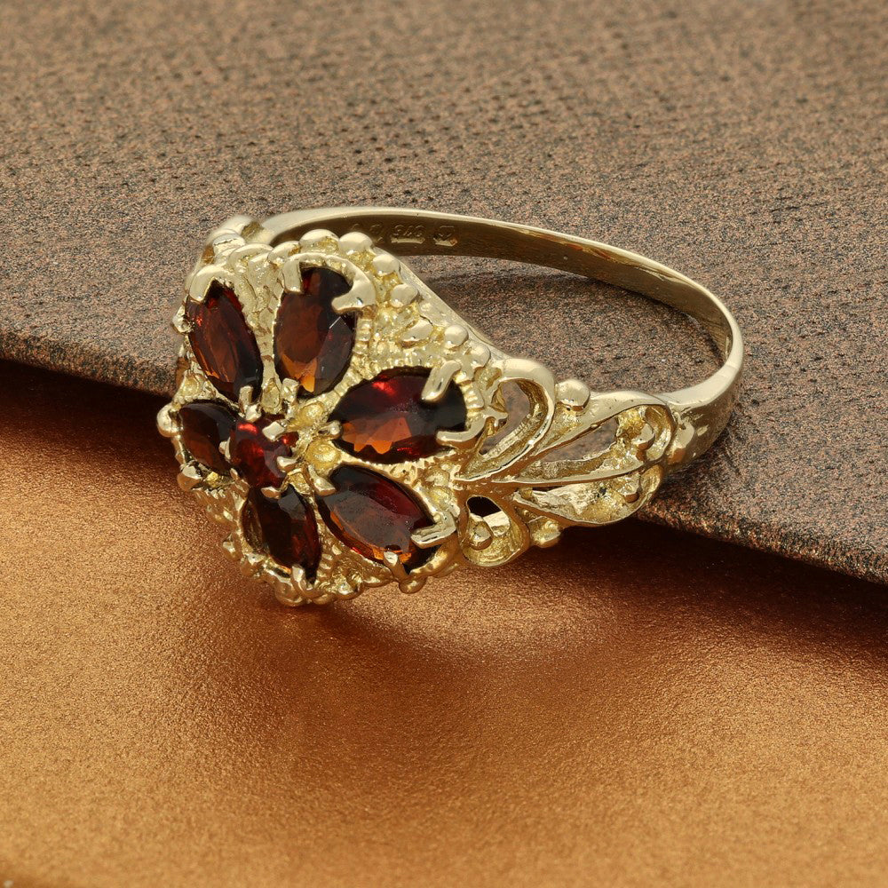 Pre-owned 9ct Yellow Gold Garnet Cluster Vintage Ring