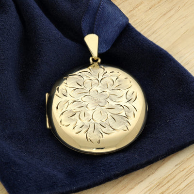 Pre-owned 9ct Yellow Gold Large Engraved Oval Vintage Locket