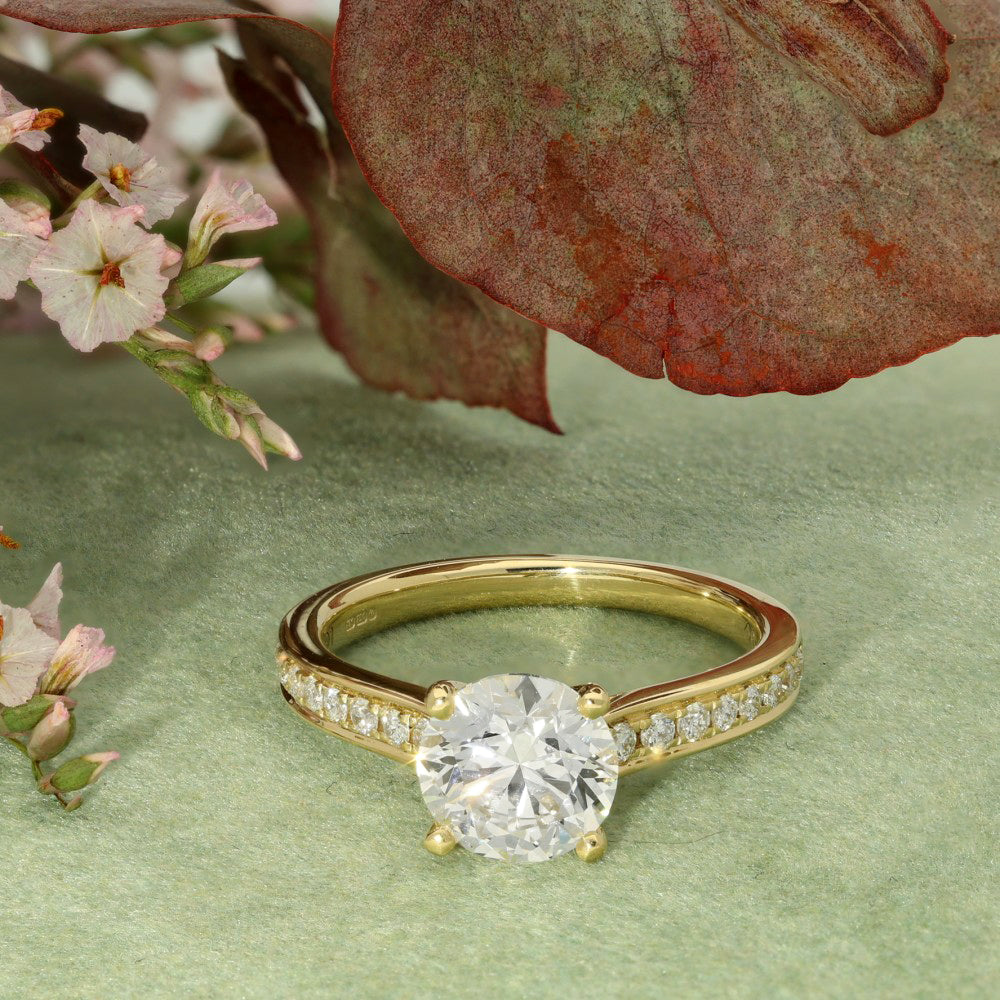 18ct Yellow Gold Laboratory-Grown 1.50ct Diamond Solitaire Ring with Diamond Shoulders