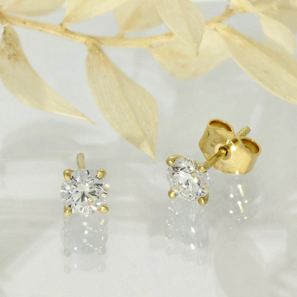 18ct Yellow Gold Laboratory-Grown Diamond Stud Earrings 1.08ct