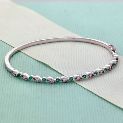 18ct White Gold Emerald and Diamond Milgrain Bangle