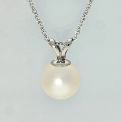 Single White Cultured Akoya Pearl 18ct White Gold Pendant