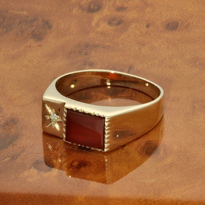 Pre-owned 9ct Yellow Gold Carnelian and Diamond Signet Ring