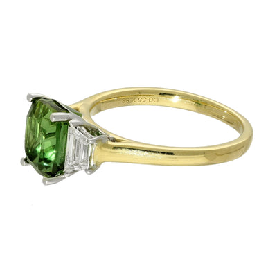 18ct Yellow Gold Green Tourmaline & Trapezoid Diamond Shoulders Trilogy Ring