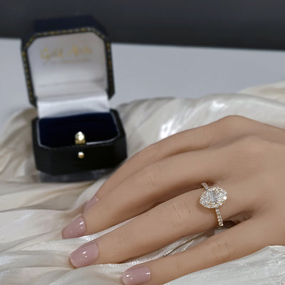 18ct Yellow Gold Laboratory-Grown 1ct Oval Diamond Halo Shoulders Ring