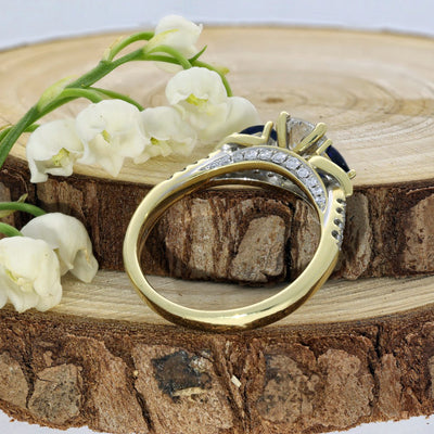 Pre-owned 18ct Yellow Gold Diamond & Teardrop Sapphire Trilogy Ring