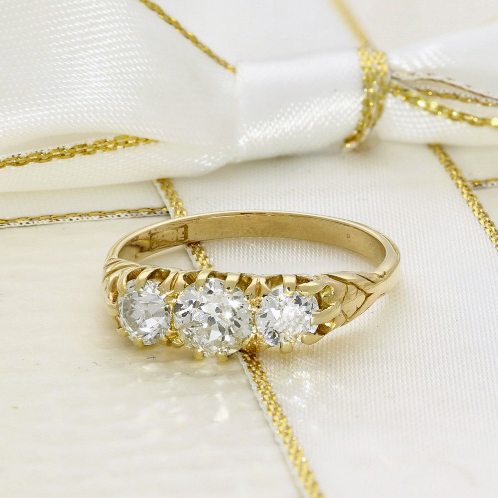 Antique 18ct Yellow Gold Old Cut Diamond Trilogy Ring