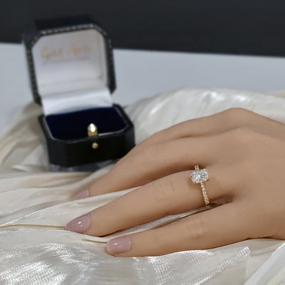 18ct Yellow Gold Laboratory-Grown 1.50ct Cushion Cut Diamond Solitaire Shoulders Ring