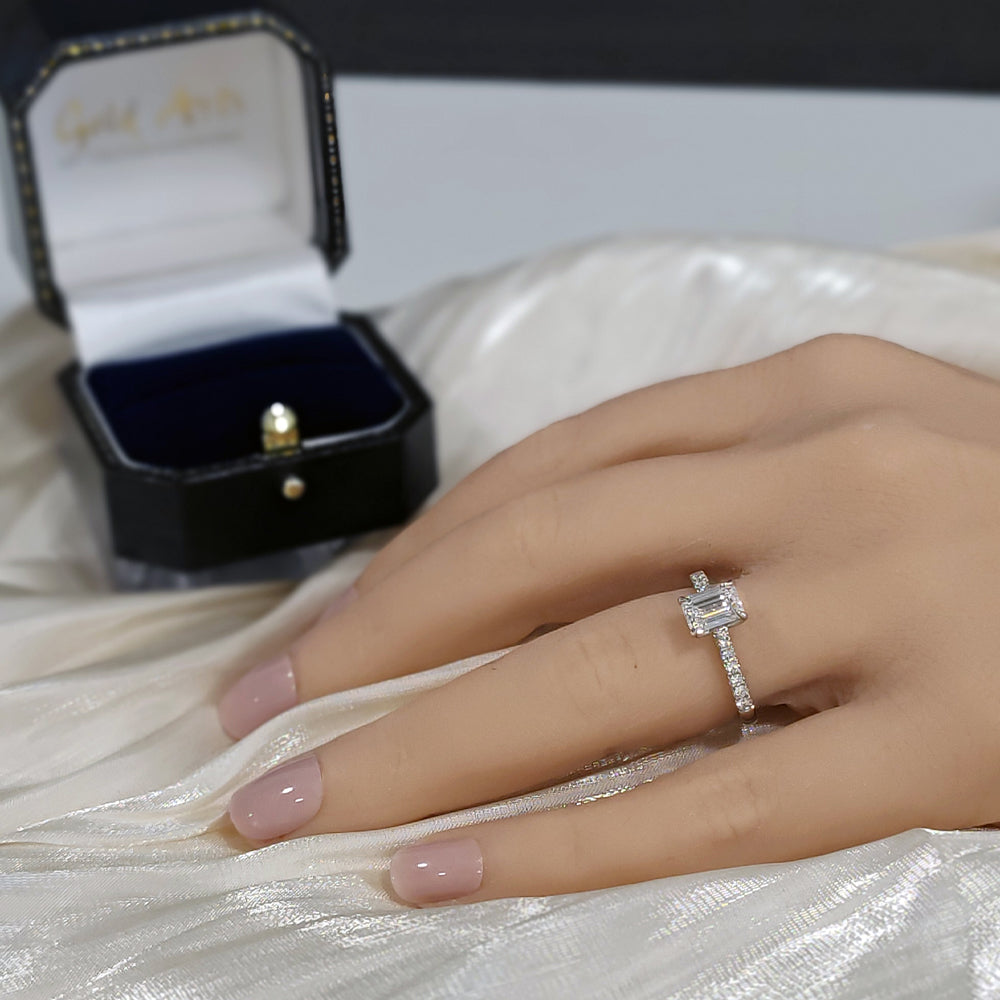 Platinum Laboratory-Grown 1ct Emerald Cut Diamond Solitaire Shoulders Ring