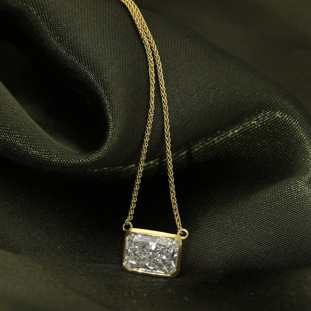 18ct Yellow Gold Laboratory-Grown Diamond 2.7ct Radiant Cut Necklace