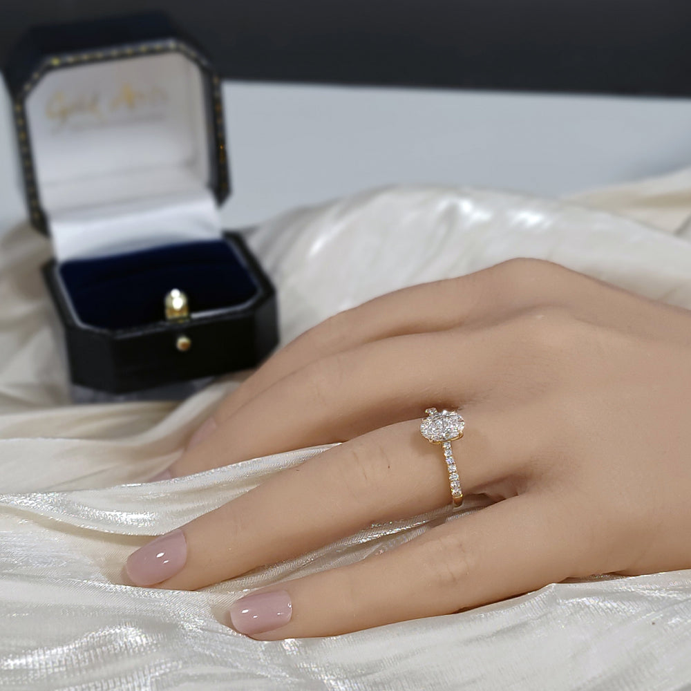 18ct Yellow Gold Laboratory-Grown 1ct Oval Diamond Solitaire Shoulders Ring