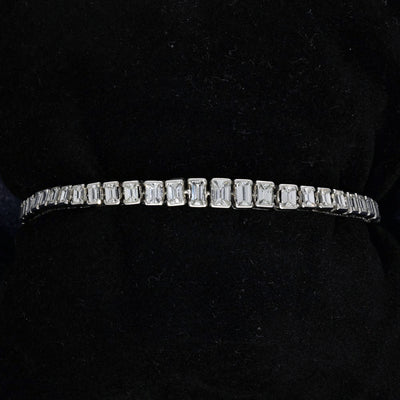 Pre-loved 14ct White Gold Emerald Cut Diamond Tennis Bracelet
