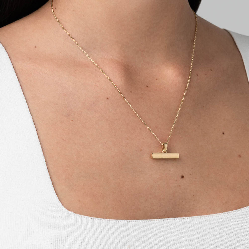 886 The Royal Mint - 886 Small T-Bar Pendant with Chain in 9ct Yellow Gold