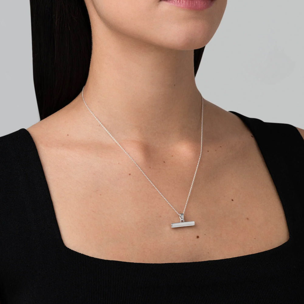 886 The Royal Mint - 886 Small T-Bar Pendant with Chain in Sterling Silver