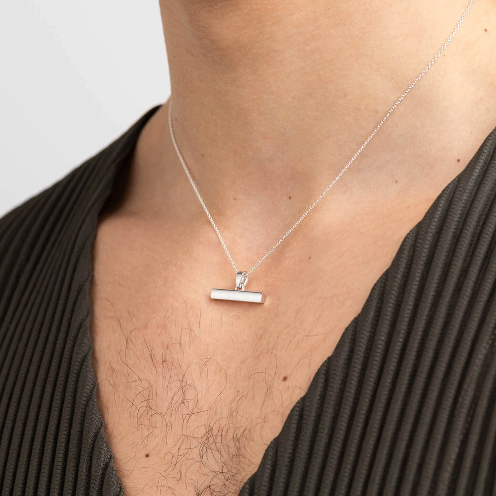 886 The Royal Mint - 886 Small T-Bar Pendant with Chain in Sterling Silver