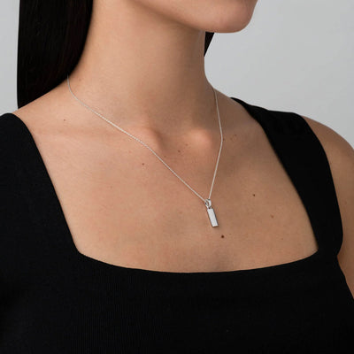 886 The Royal Mint - 886 Small Bar Pendant with Chain in Sterling Silver