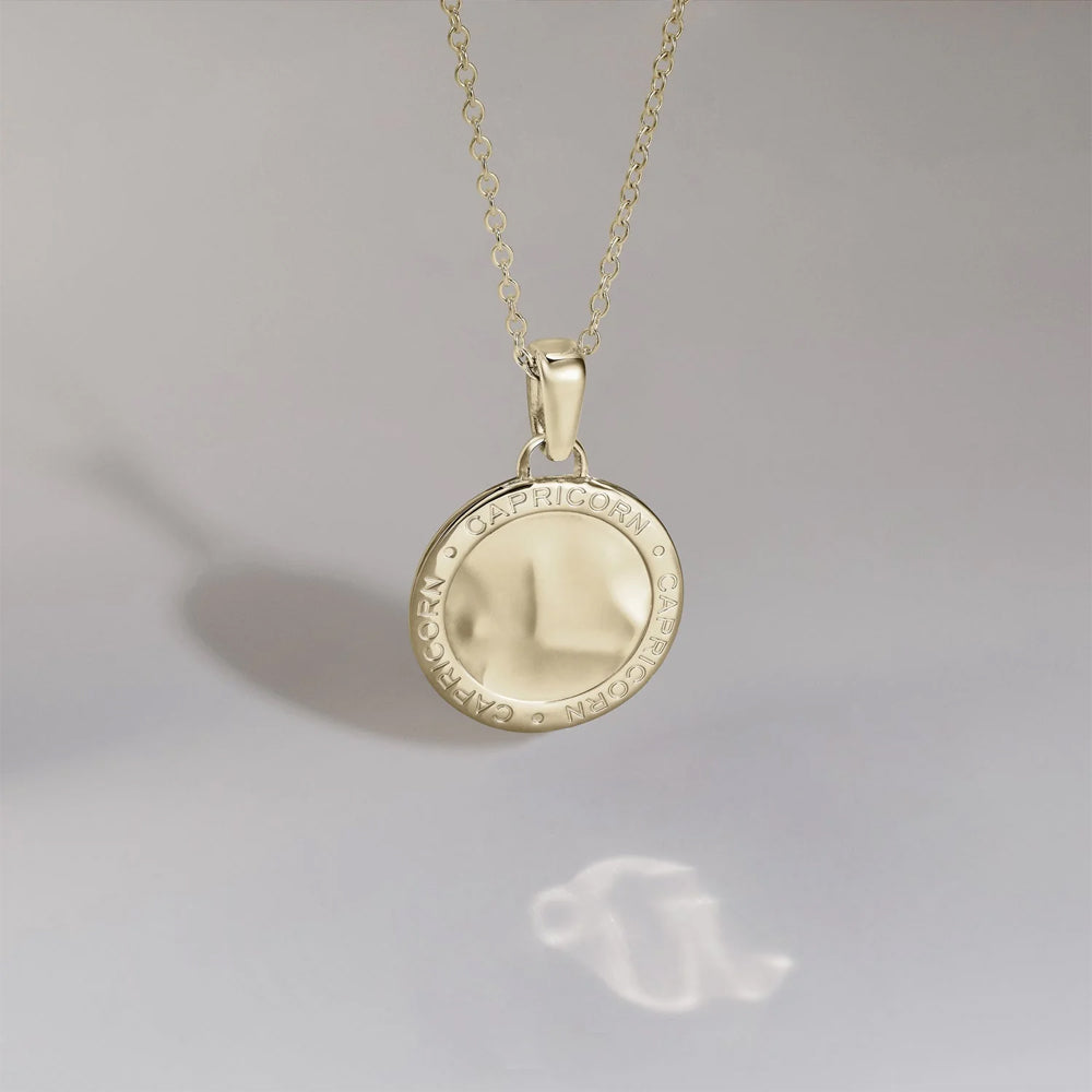 886 The Royal Mint - 886 Caustic Capricorn Pendant with Chain in 9ct Yellow Gold