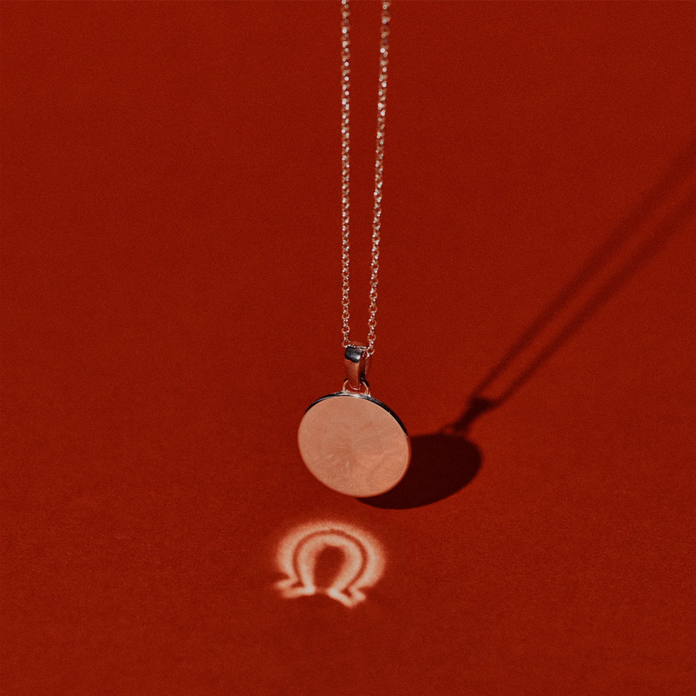 886 The Royal Mint - 886 Horseshoe Caustic Pendant with Chain Sterling Silver