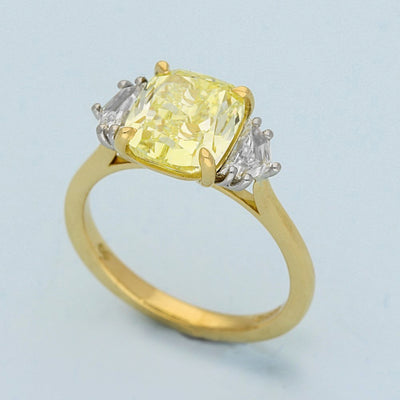 18ct Yellow Gold Laboratory-Grown 2.78ct Yellow Cushion Cut Diamond Trilogy Ring