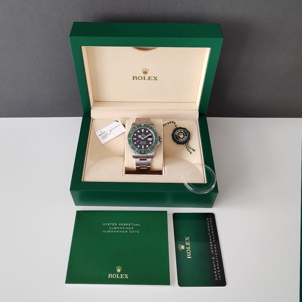 Pre-owned Rolex Submariner "Starbucks" 126610LV 2020 ("New Card") Watch