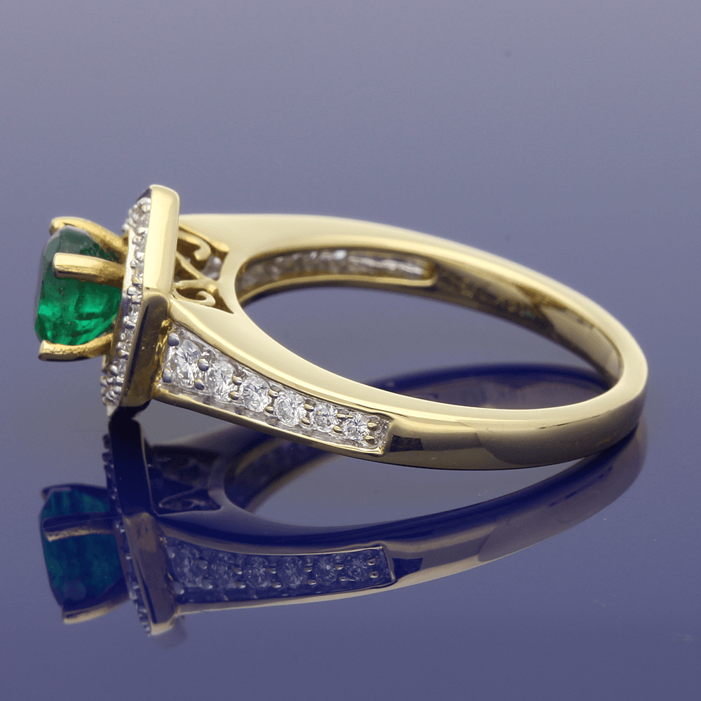 18ct Yellow Gold Emerald & Diamond Halo Cluster Ring