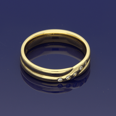 18ct Yellow Gold Cross-Over Twist Diamond Ring